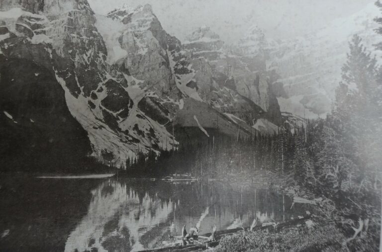La Vallée des Dix Pics et le lac Moraine dans les Rocheuses canadiennes vers 1910, illustration d’un article sur l’imaginaire du roman d’aventure